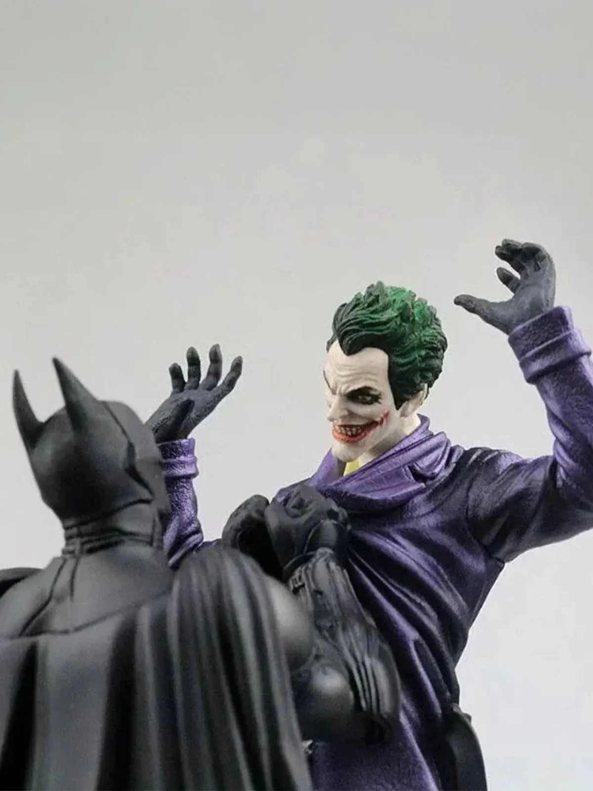 BATMAN VS JOKER DC COMIC ACTION FIGURE - Image 3
