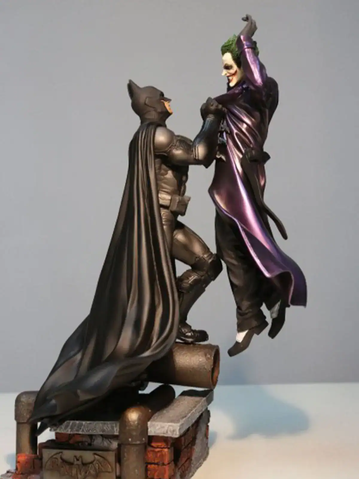 BATMAN VS JOKER DC COMIC ACTION FIGURE