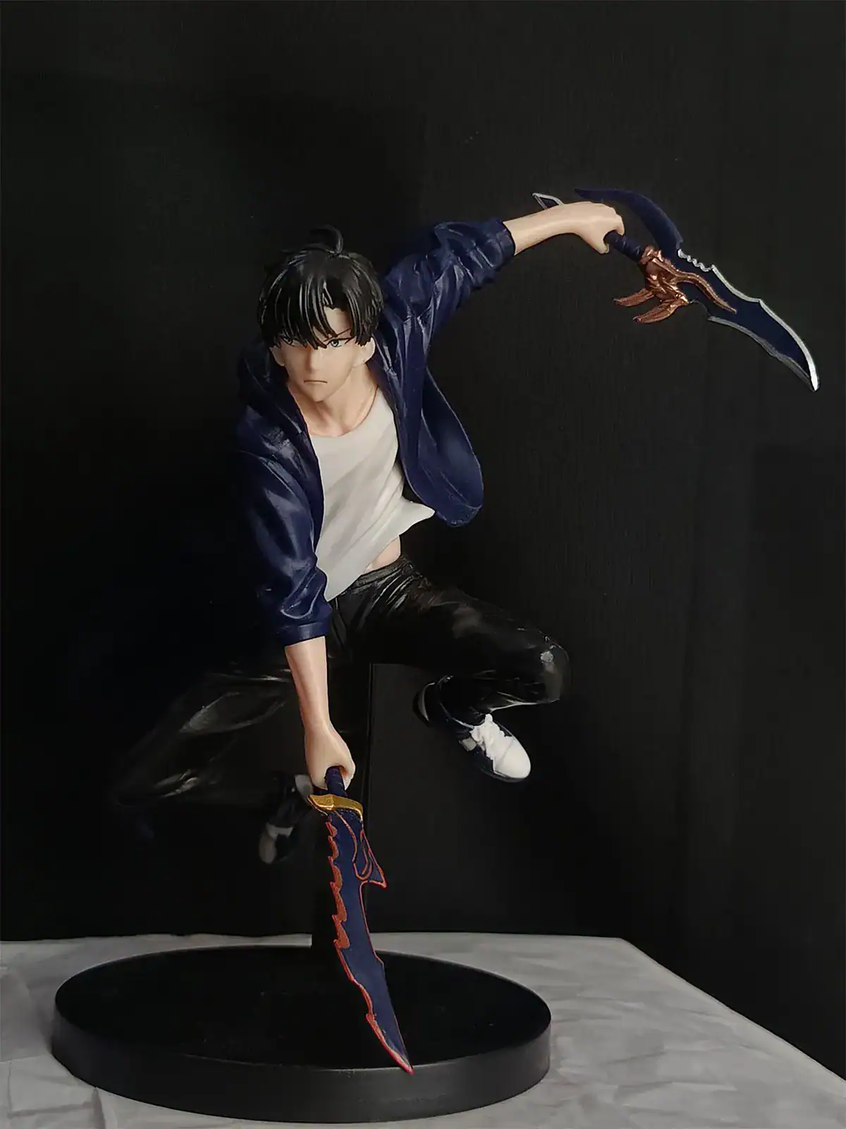 Sung Jin-Woo – Shadow Monarch Awakening Figure (Solo Leveling)