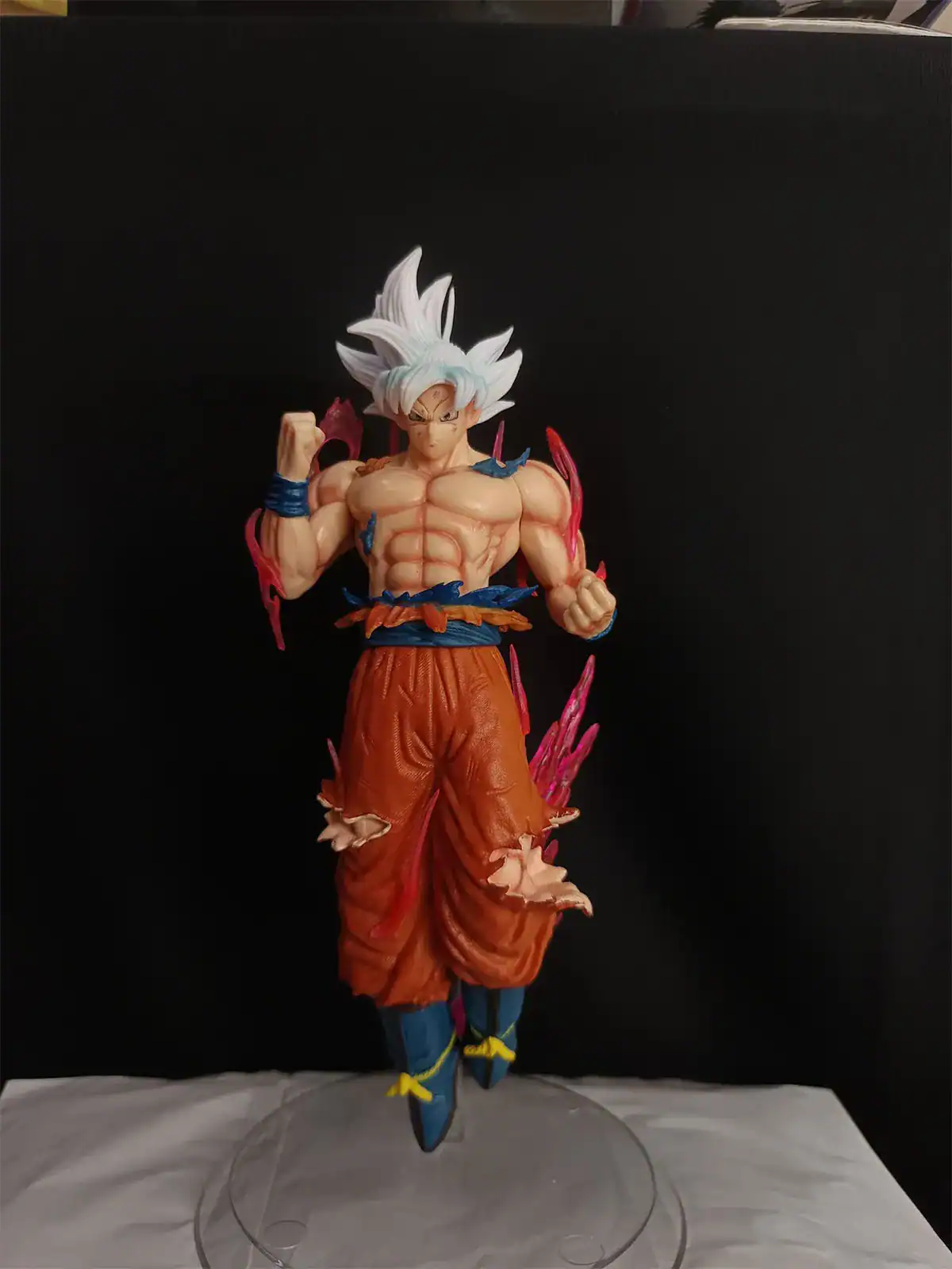 Ultra Instinct Goku Figure – "Mastered Form" Edition (DBS)