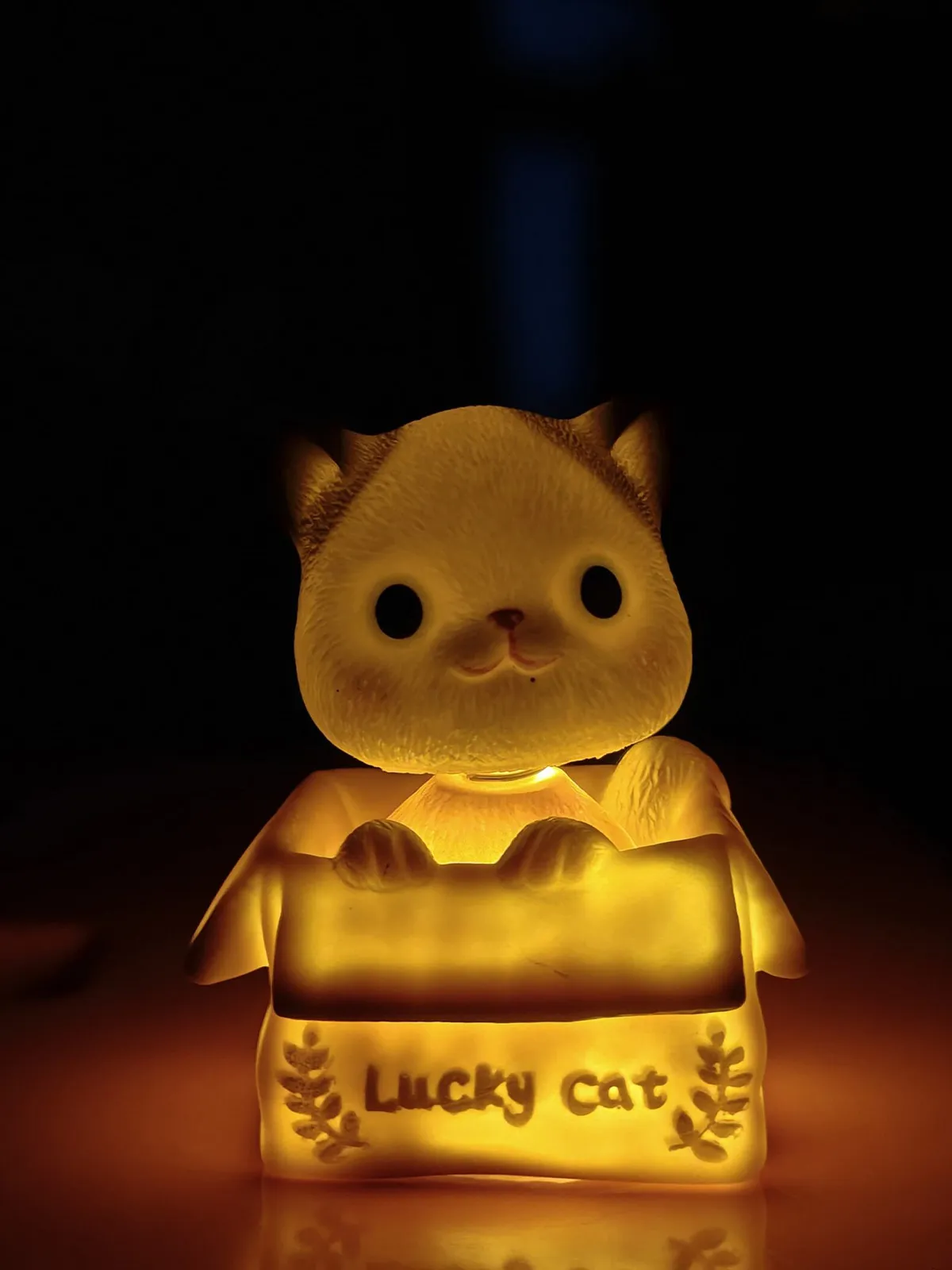 Lucky Cat LED Lamp – Light Up Your Life with Good Vibes & Kawaii Charm!