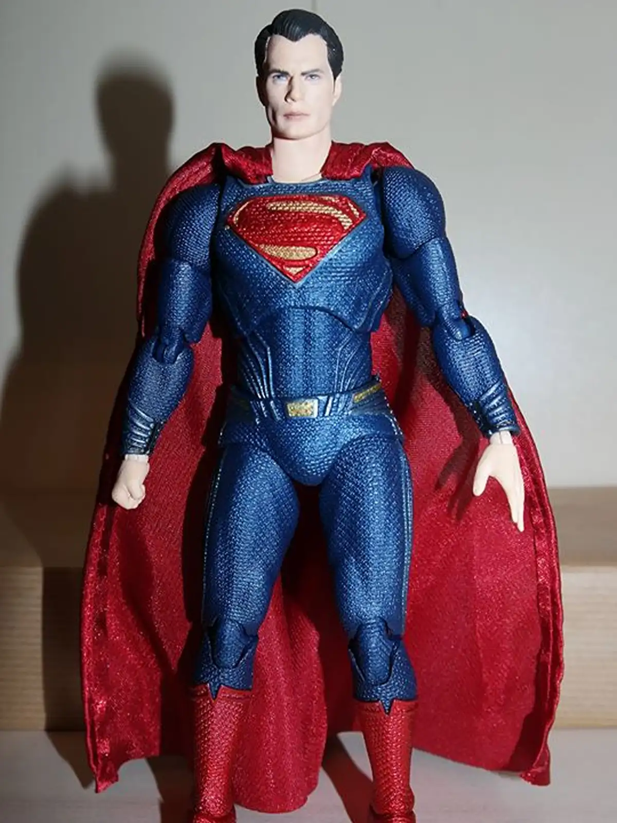 Justice League Superman Action Figure – 17 cm Articulated Collectible with Interchangeable Heads & Hands