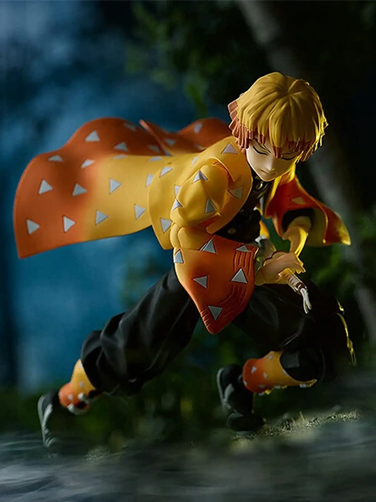 Zenitsu Agatsuma Movable Action Figure – Demon Slayer Anime Collectible