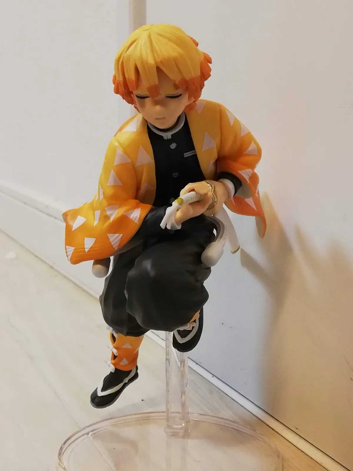 Zenitsu Agatsuma 15 cm Action Figure - Image 4