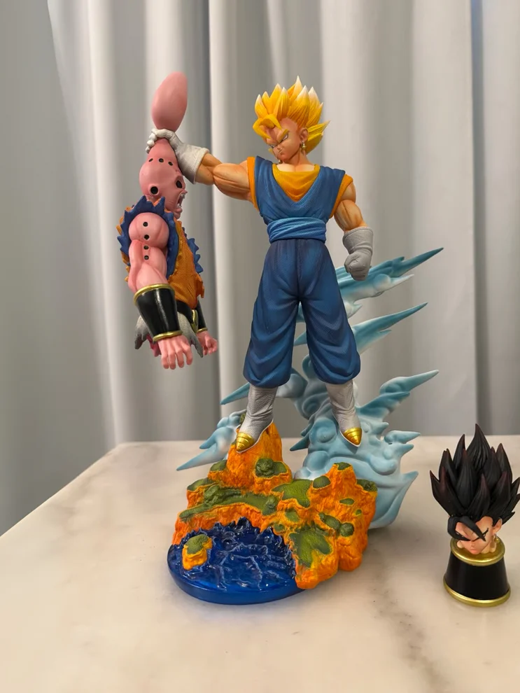 Vegito "Ultimate Fusion" Interchangeable Head Statue - Image 2