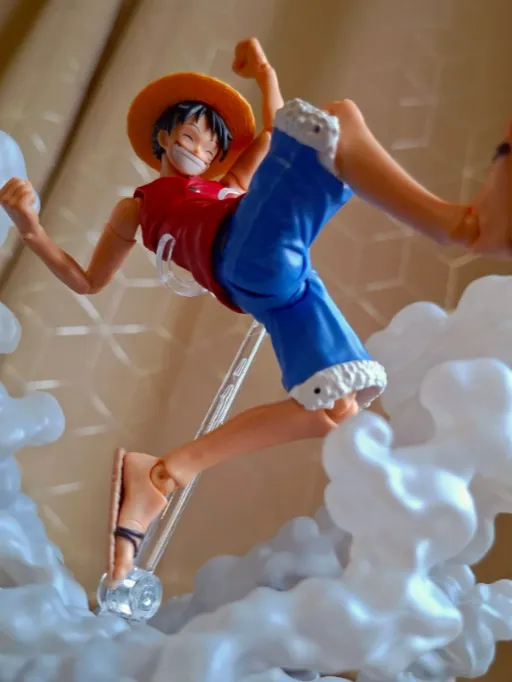 S.H. Figuarts Monkey D. Luffy Romance Dawn Figure - Image 4
