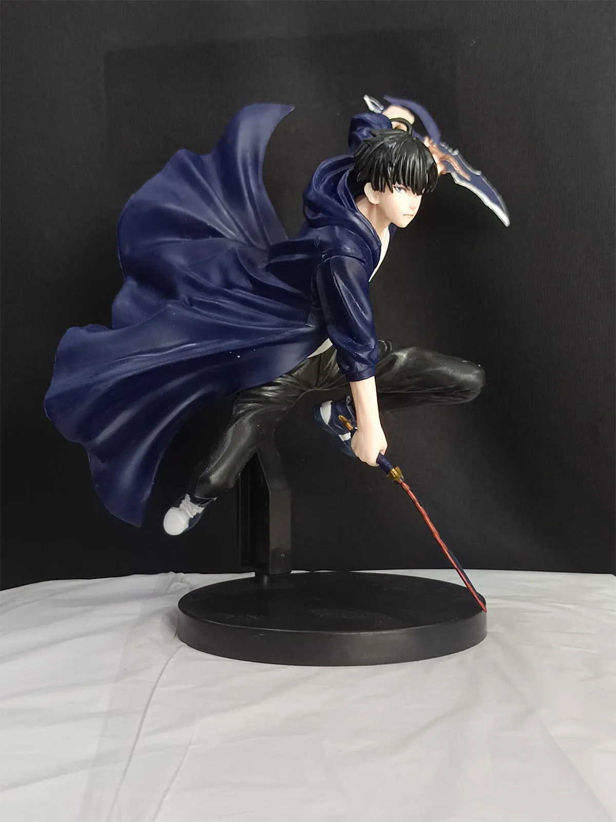 Sung Jin-Woo – Shadow Monarch Awakening Figure (Solo Leveling) - Image 3
