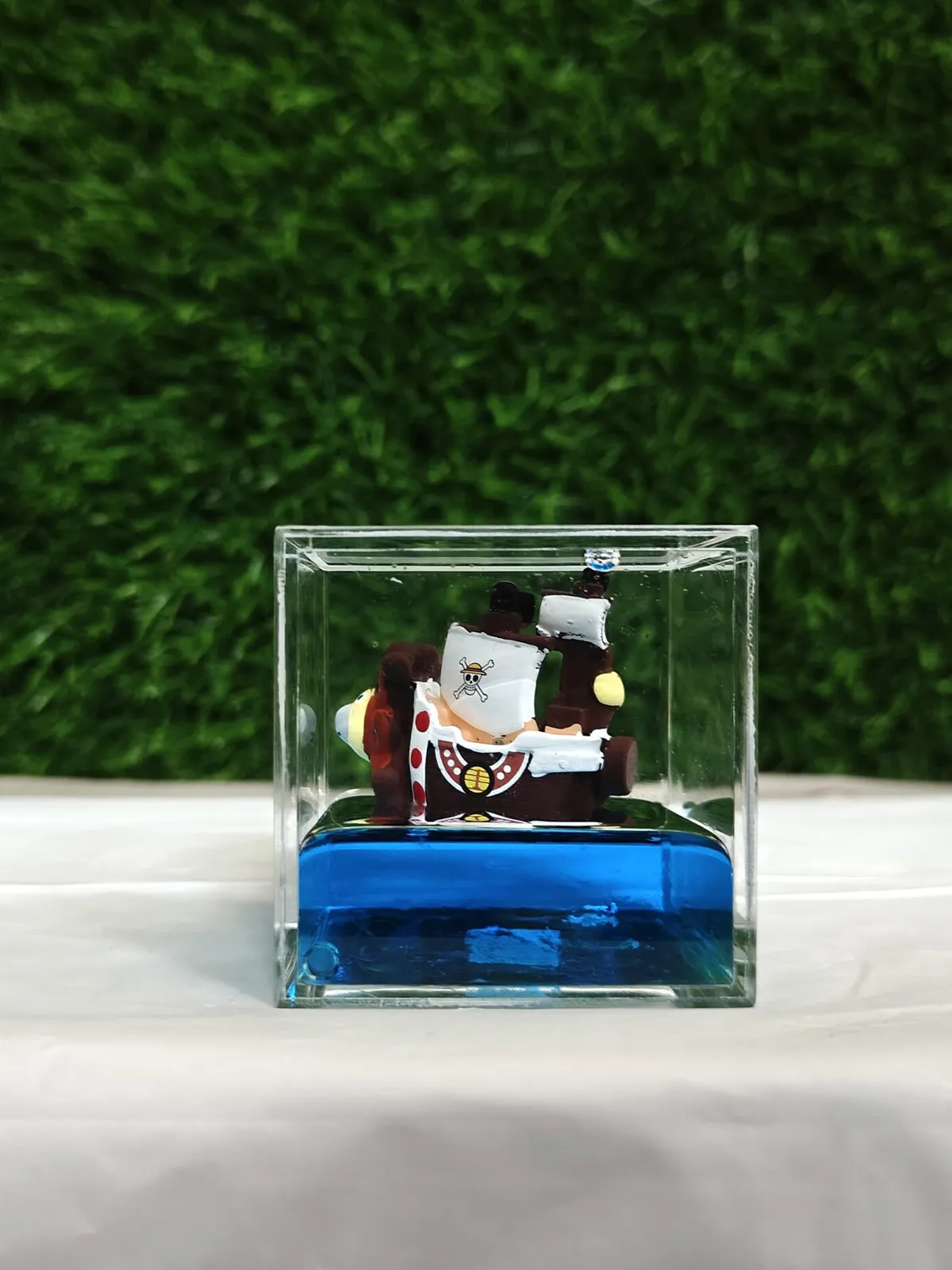 Mini One Piece Pirate Ship in Cube – 5cm