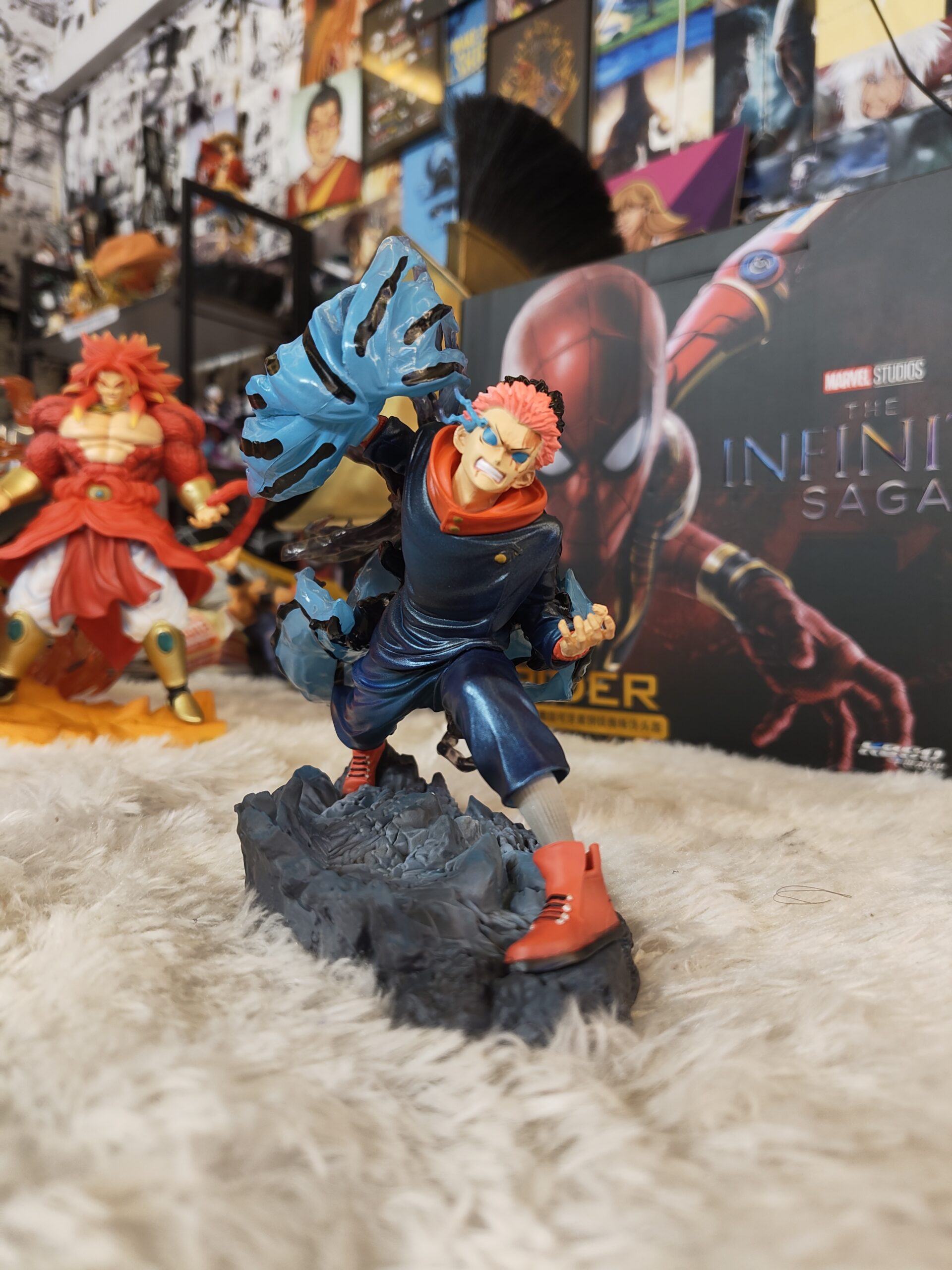 Yuji Itadori Action Figure - angle 2