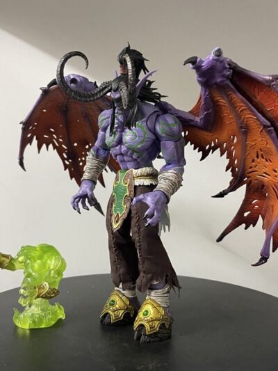 World of Warcraft Illidan Stormrage 22cm Movable Demon Hunter Figure