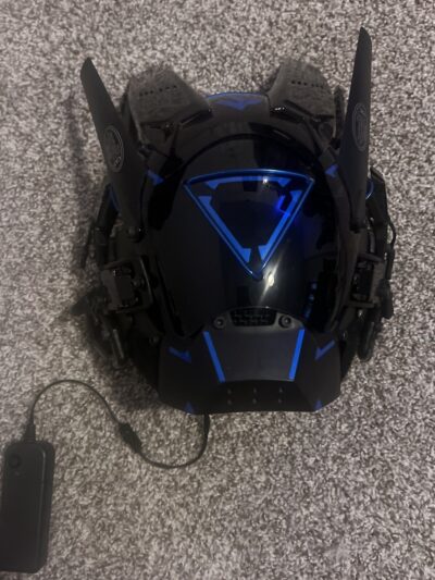 Cyberpunk LED Helmet - Futuristic Light-Up Cosplay Headgear