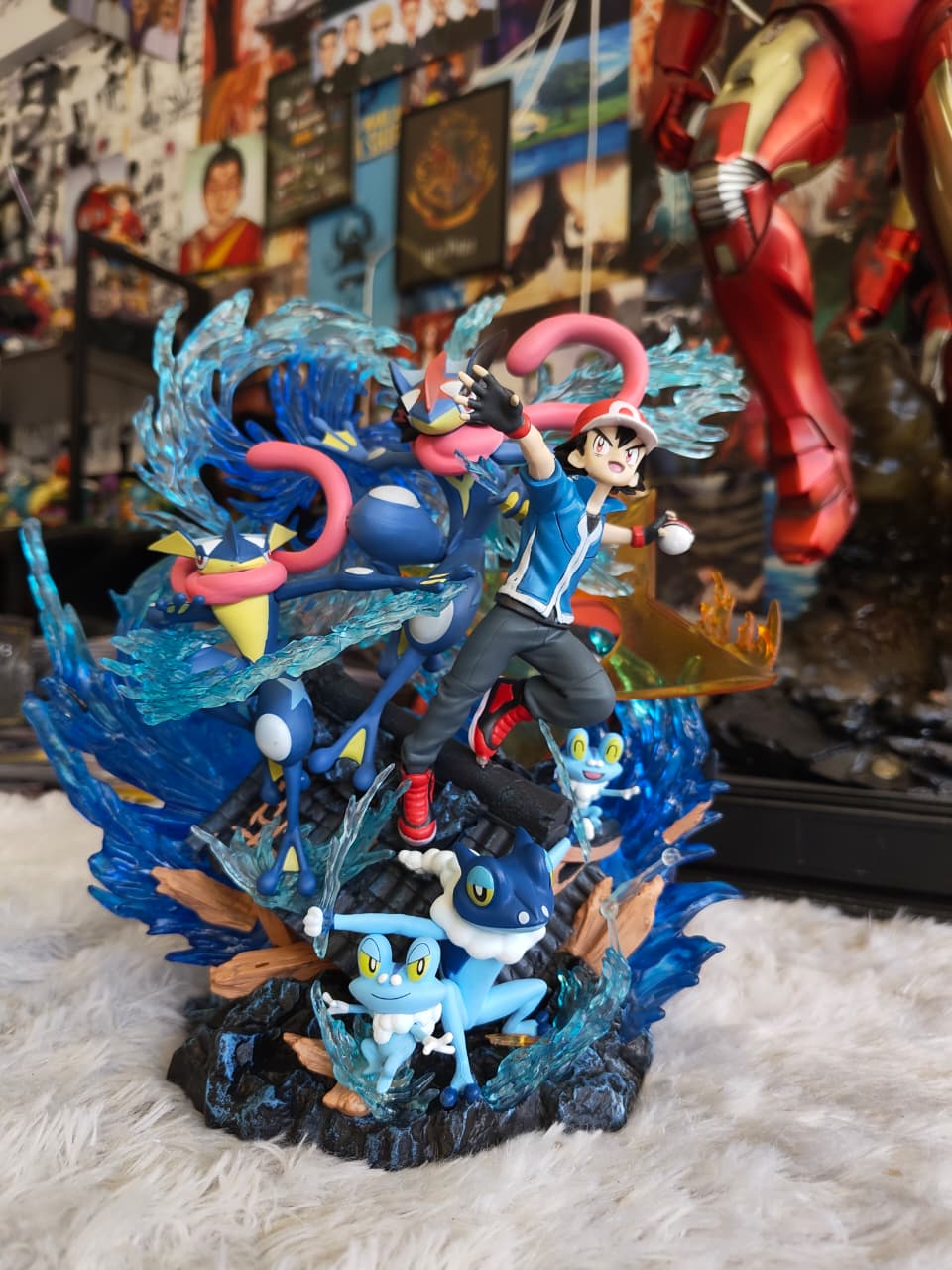 Ash and Greninja Diorama - Ash and Greninja LED Diorama 30cm - Pokemon