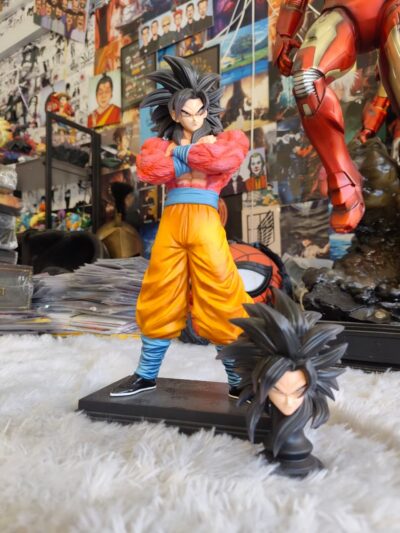 Goku Super Saiyan 4 Figure 32cm with Spare Head - Dragon Ball GT