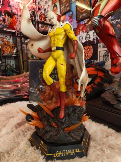 Saitama Battle-Damaged Figure 40cm - One Punch Man
