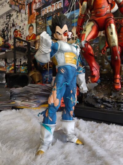 Vegeta Battle-Damaged Figure with 2 Heads - Dragon Ball